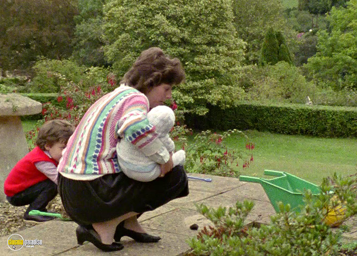 A still #66 from 28 Up (1984)