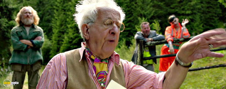 A still #30 from A Midsummer Night's Dream (2022)