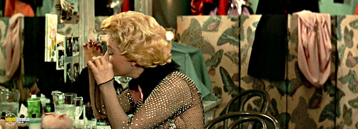 A still #15 from Guys and Dolls (1955)