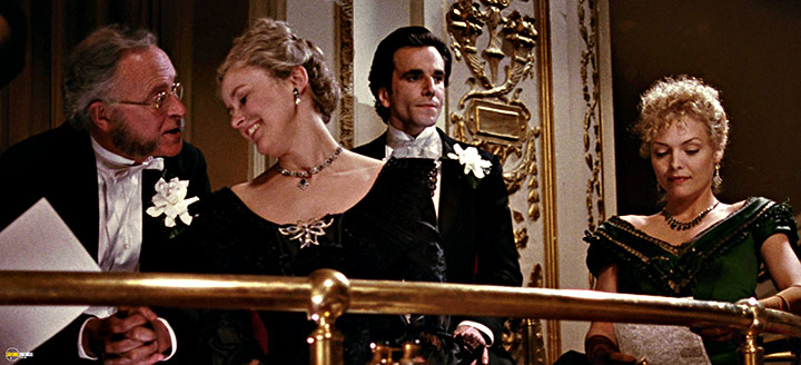 A still #18 from The Age of Innocence (1993)