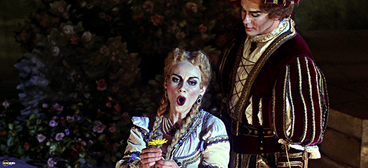 A still #44 from The Age of Innocence (1993)