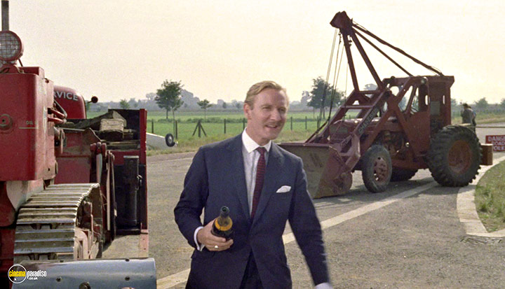 A still #86 from The Fast Lady (1962)