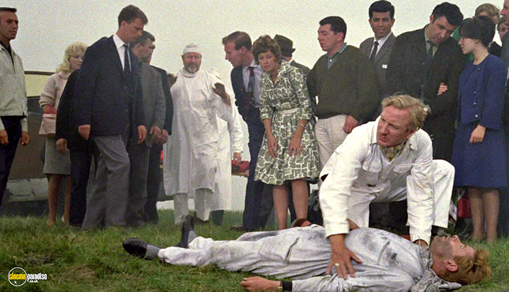 A still #102 from The Fast Lady (1962)