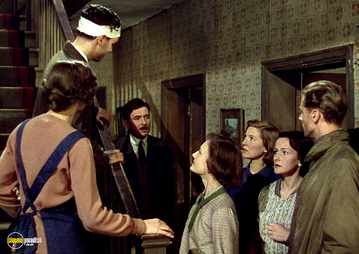 A still #23 from This Happy Breed (1944)