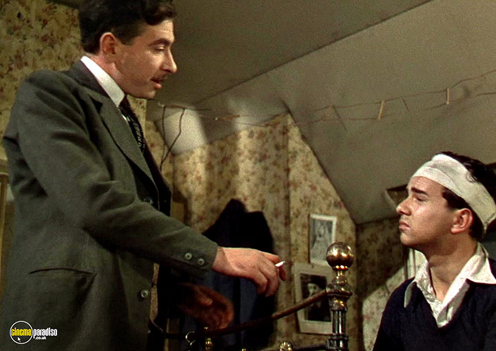 A still #27 from This Happy Breed (1944)