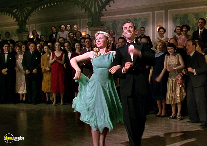 A still #33 from This Happy Breed (1944)