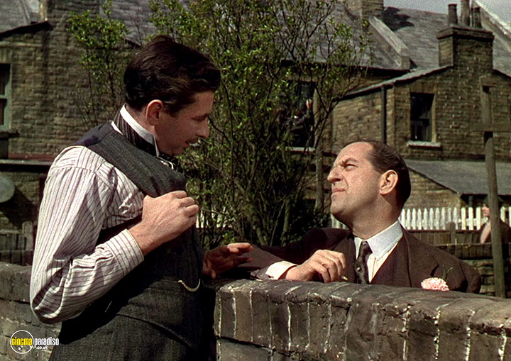 A still #35 from This Happy Breed (1944)