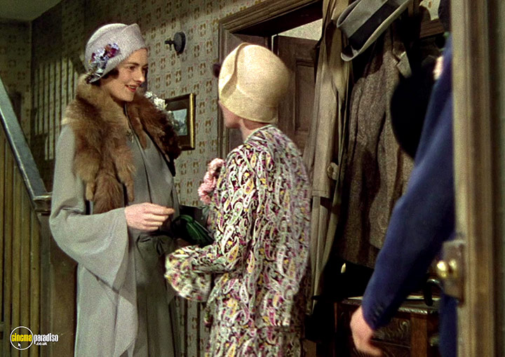 A still #48 from This Happy Breed (1944)