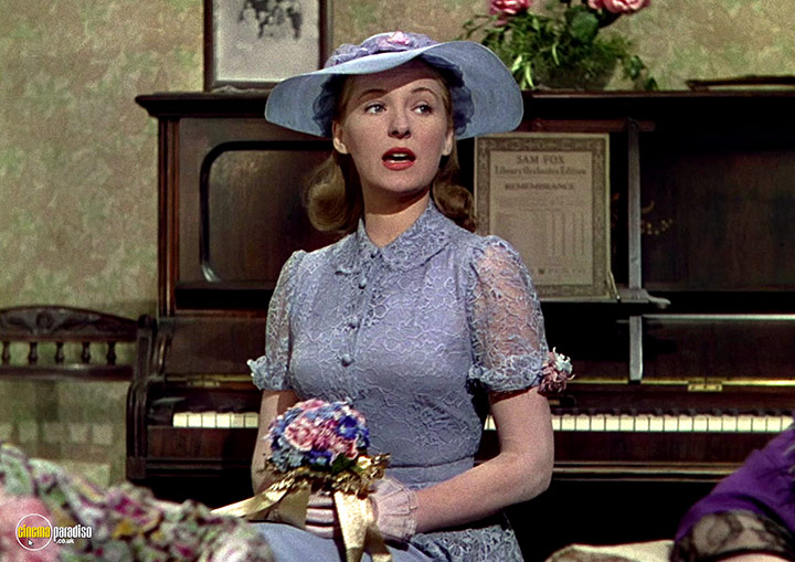 A still #50 from This Happy Breed (1944)