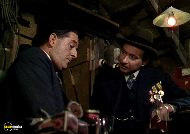 A still #53 from This Happy Breed (1944)