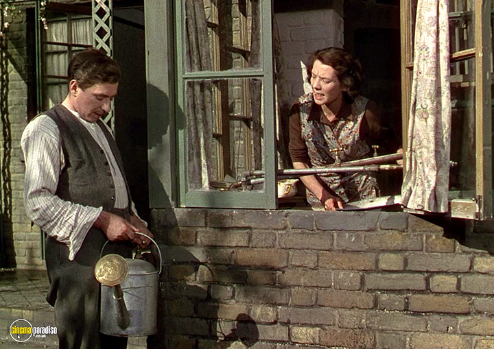 A still #57 from This Happy Breed (1944)