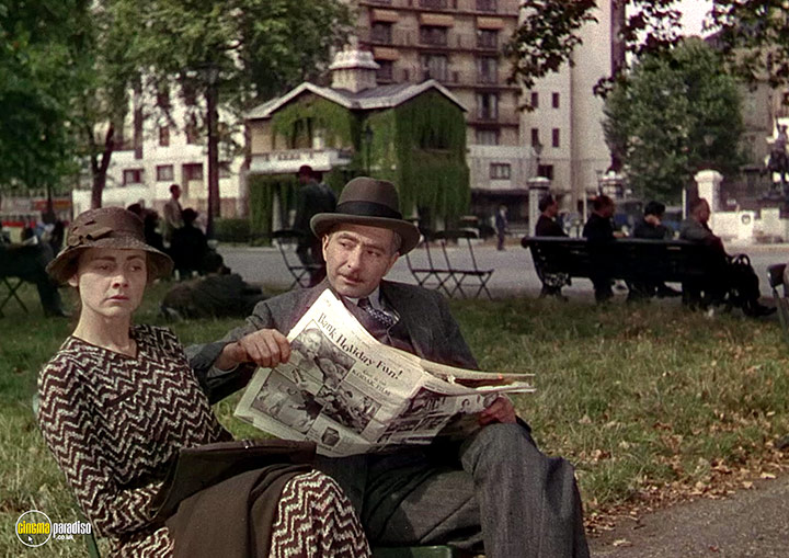 A still #61 from This Happy Breed (1944)