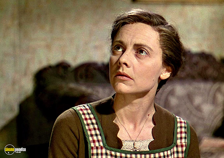 A still #16 from This Happy Breed (1944)