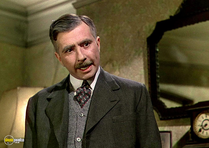 A still #28 from This Happy Breed (1944)