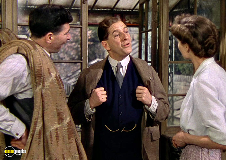 A still #84 from This Happy Breed (1944)