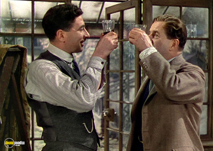 A still #85 from This Happy Breed (1944)