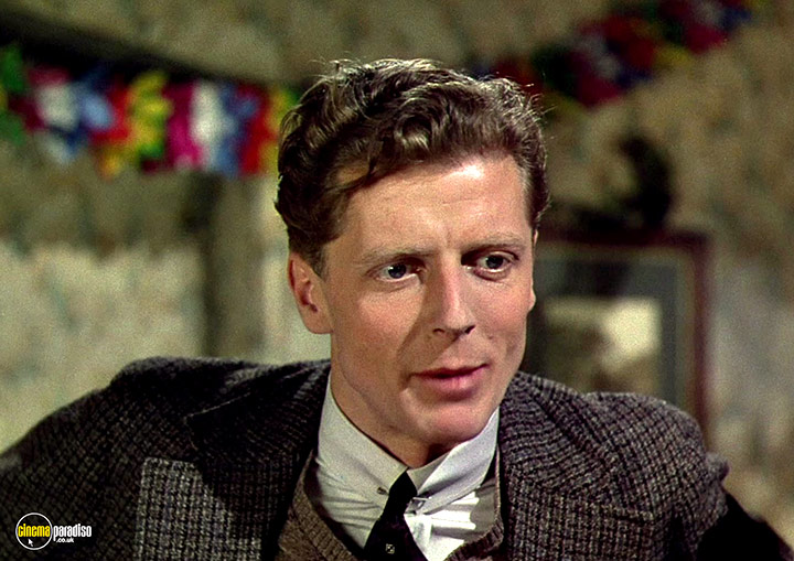 A still #11 from This Happy Breed (1944)