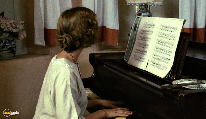 A still #64 from Heat and Dust (1983)
