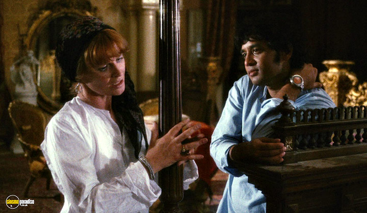 A still #82 from Heat and Dust (1983)
