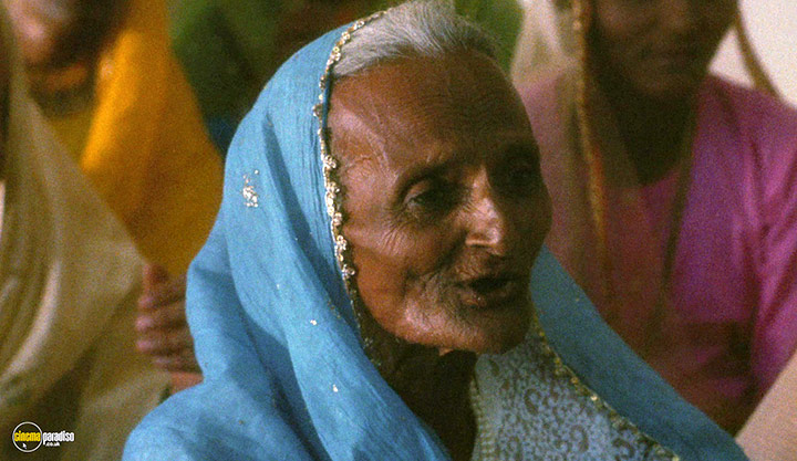 A still #72 from Heat and Dust (1983)