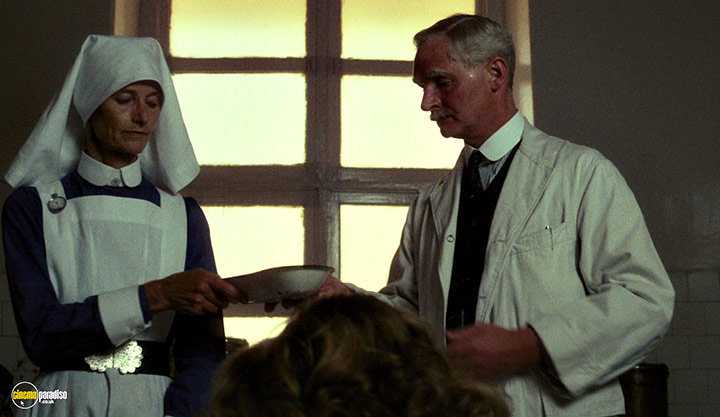A still #98 from Heat and Dust (1983)