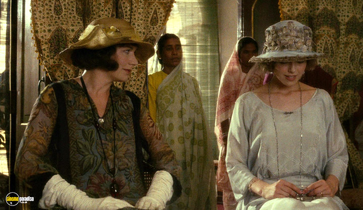 A still #105 from Heat and Dust (1983)