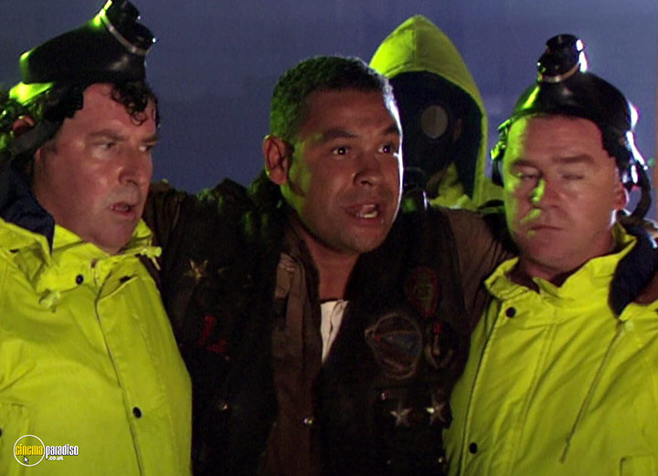 A still #34 from Red Dwarf: Series 8 (1999)