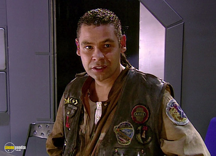 A still #27 from Red Dwarf: Series 8 (1999)