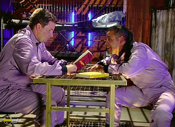A still #61 from Red Dwarf: Series 8 (1999)