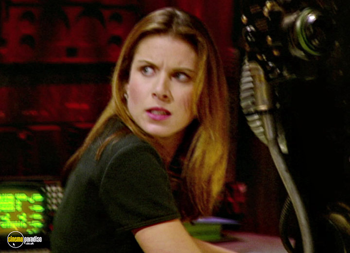 A still #32 from Red Dwarf: Series 8 (1999)