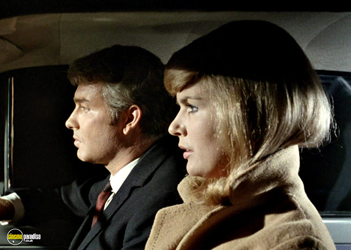 A still #19 from Man in a Suitcase: Series (1968)