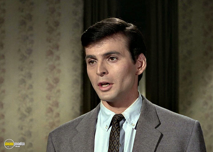 A still #7 from Man in a Suitcase: Series (1968)