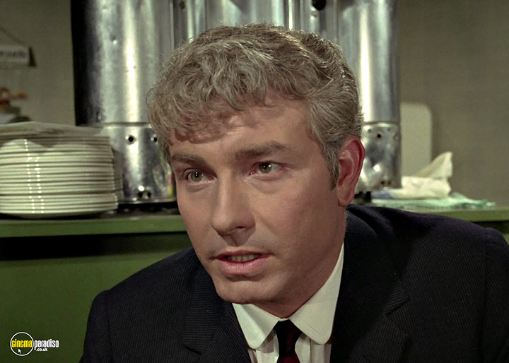 A still #4 from Man in a Suitcase: Series (1968)