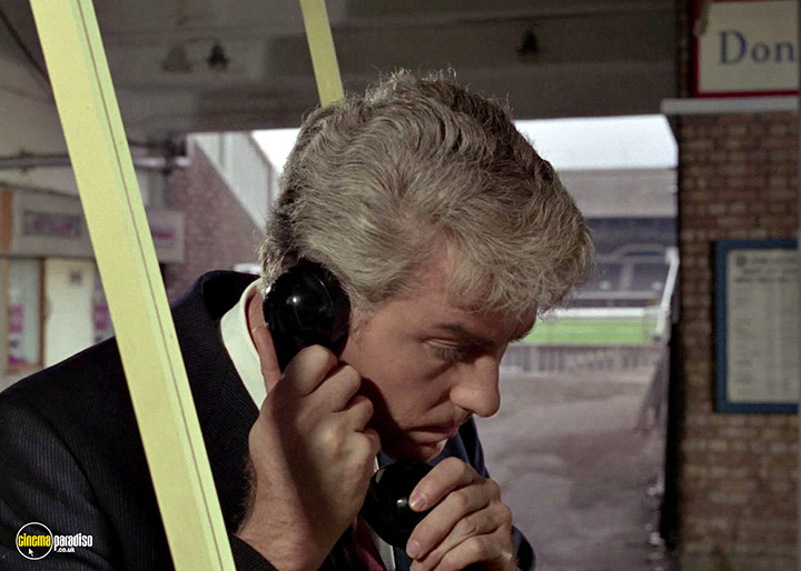 A still #33 from Man in a Suitcase: Series (1968)