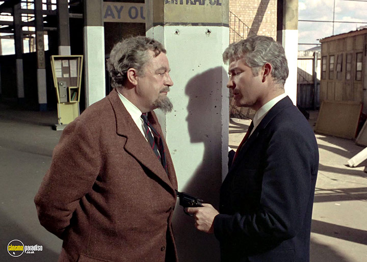 A still #34 from Man in a Suitcase: Series (1968)