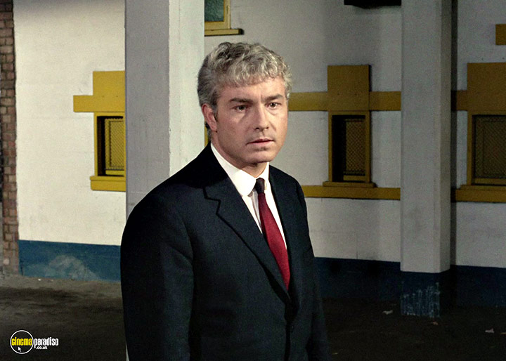 A still #41 from Man in a Suitcase: Series (1968)