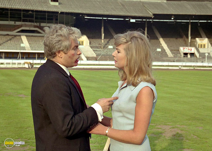 A still #53 from Man in a Suitcase: Series (1968)