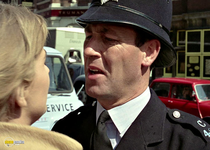 A still #11 from Man in a Suitcase: Series (1968)