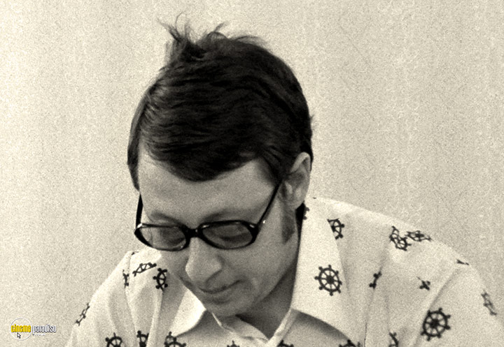 A still #24 from Family Nest (1979)