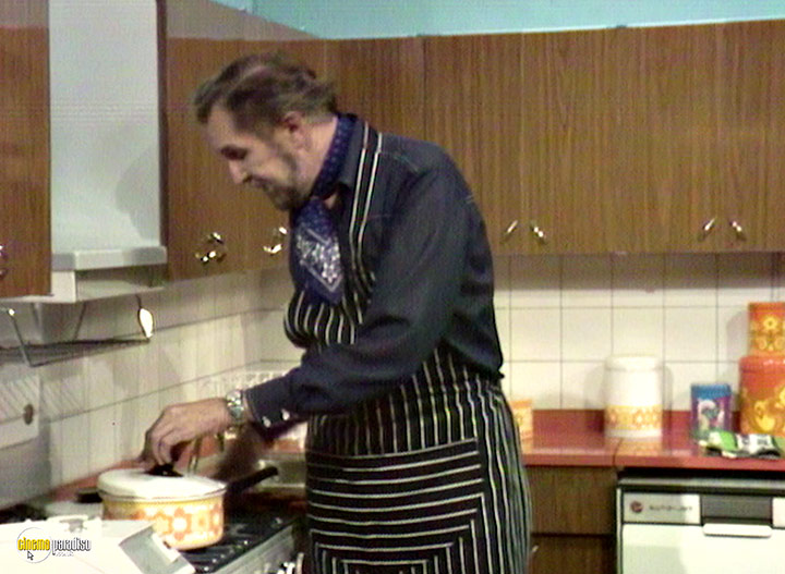A still #14 from Cooking Price-Wise (1971)