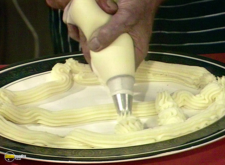 A still #19 from Cooking Price-Wise (1971)