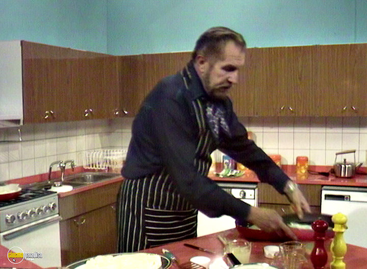A still #24 from Cooking Price-Wise (1971)