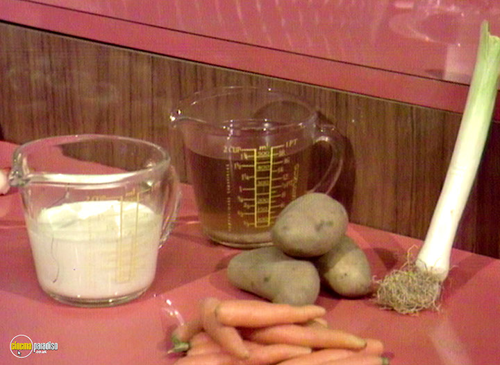 A still #32 from Cooking Price-Wise (1971)