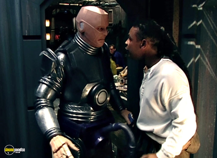A still #33 from Red Dwarf: Series 7 (1997)