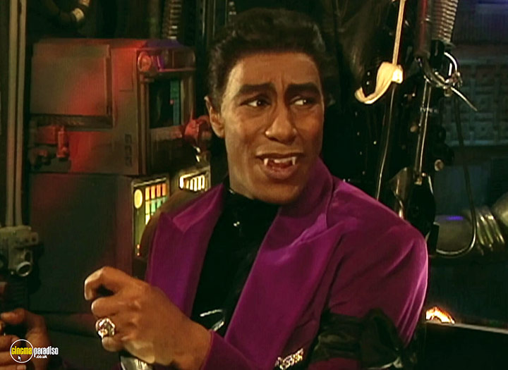 A still #90 from Red Dwarf: Series 7 (1997)