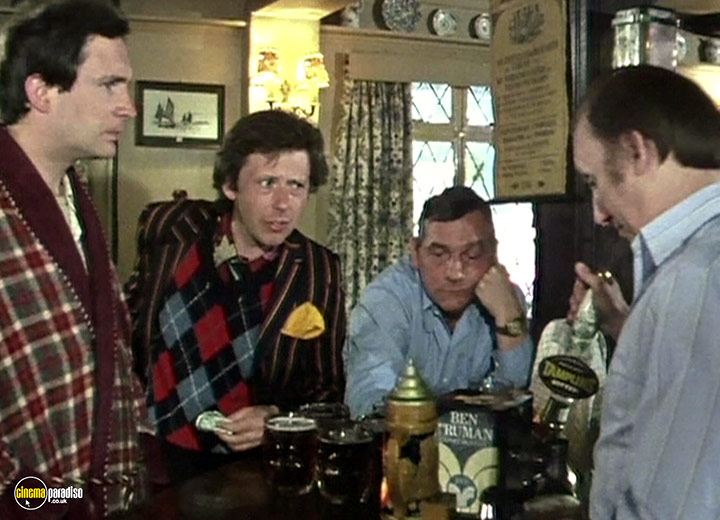 A still #30 from The Hitchhiker's Guide to the Galaxy: Series (1981)