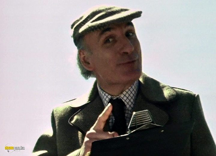 A still #70 from The Hitchhiker's Guide to the Galaxy: Series (1981)