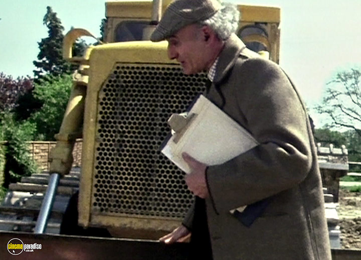 A still #72 from The Hitchhiker's Guide to the Galaxy: Series (1981)