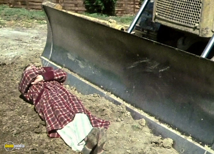 A still #73 from The Hitchhiker's Guide to the Galaxy: Series (1981)