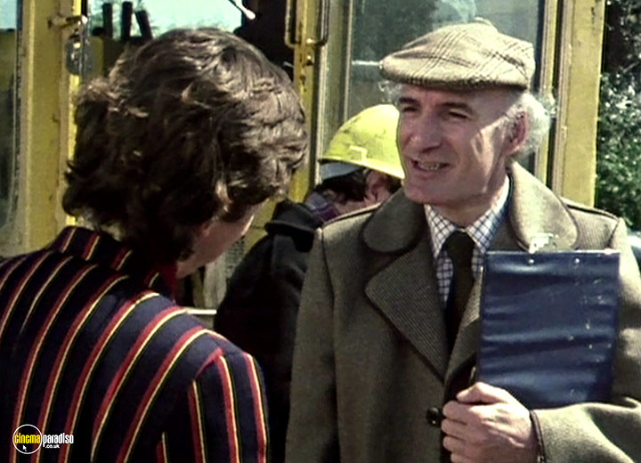 A still #77 from The Hitchhiker's Guide to the Galaxy: Series (1981)